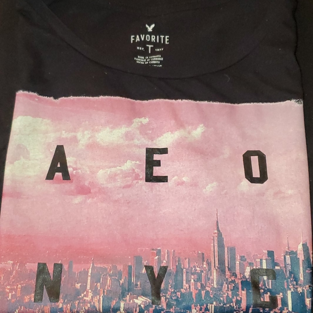 American Eagle NYC Graphic T